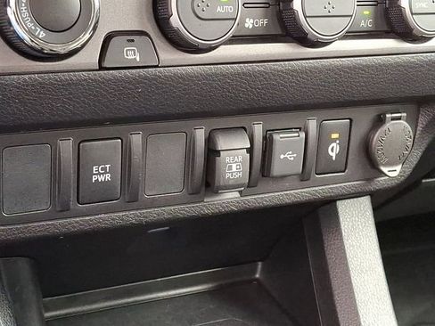 Used 2023 Toyota Tacoma TRD Off-Road image 26