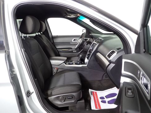 Used 2013 Ford Explorer XLT FWD image 38