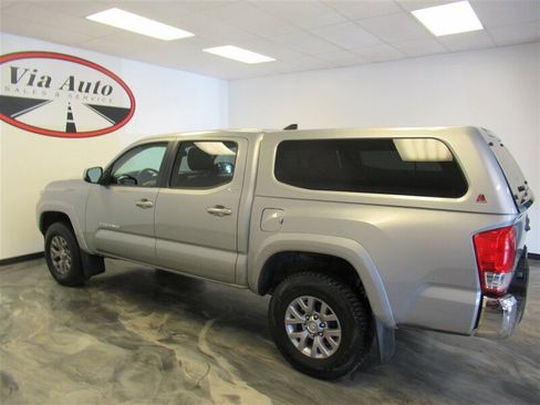 Used 2016 Toyota Tacoma SR5 image 11
