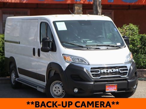 Used 2025 RAM ProMaster 2500 w/ U-Haul Equipment Group FWD image 2