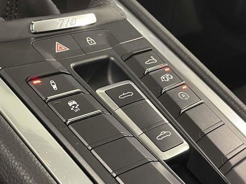 Certified 2025 Porsche 718 Boxster Style Edition image 31