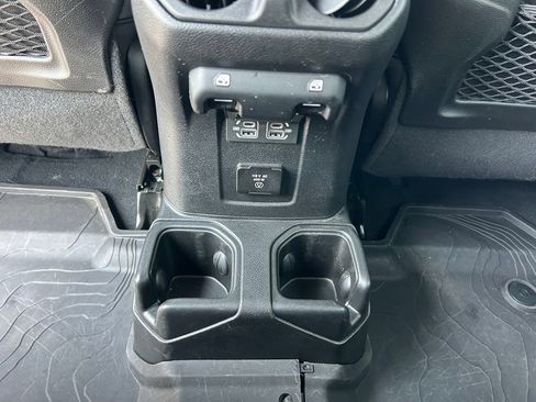Used 2025 Jeep Gladiator Rubicon w/ Safety Group AWD/4WD image 51