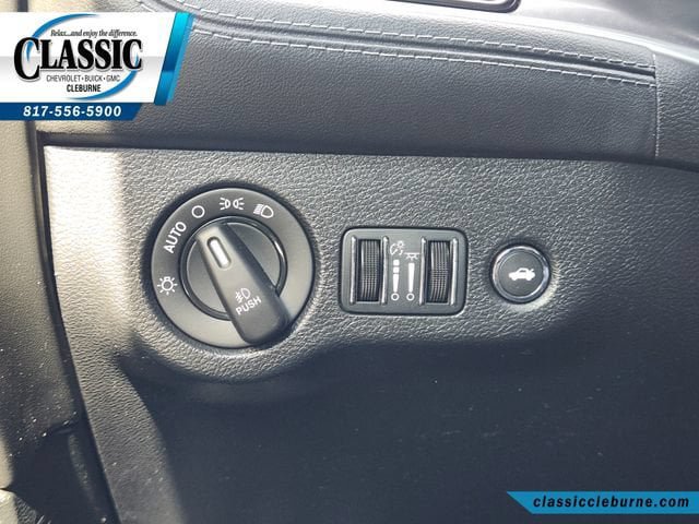 Used 2022 Dodge Challenger R/T w/ Plus Package RWD image 22