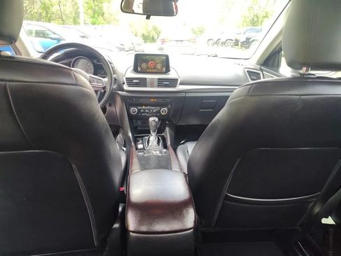 Used 2018 MAZDA MAZDA3 Touring FWD image 21