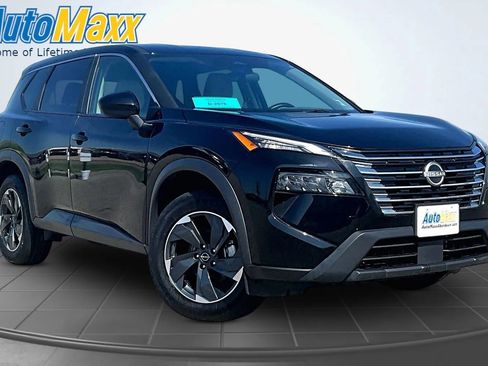 Used 2025 Nissan Rogue SV AWD/4WD image 3