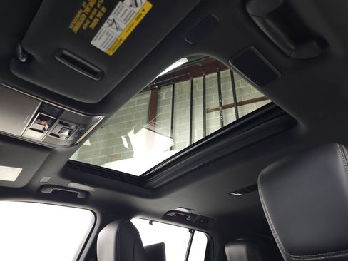 Used 2025 Lexus LX 600 4WD w/ Accessory Package (2T) image 17