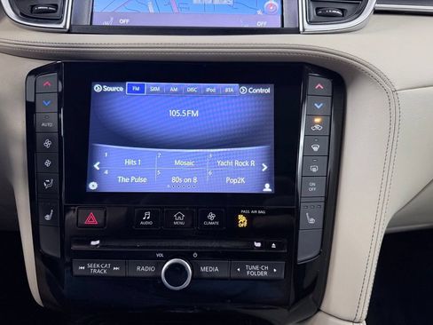 Used 2019 INFINITI QX50 Luxe w/ Navigation Package AWD/4WD image 17