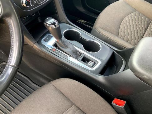 Used 2019 Chevrolet Equinox LT image 17