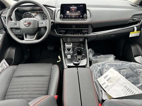 Used 2026 Nissan Rogue SV AWD/4WD image 5
