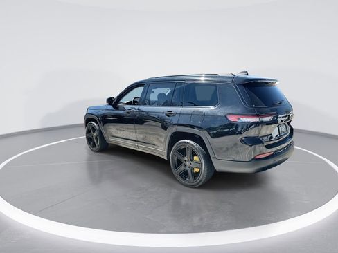 Used 2022 Jeep Grand Cherokee L Limited w/ Black Appearance Package image 6