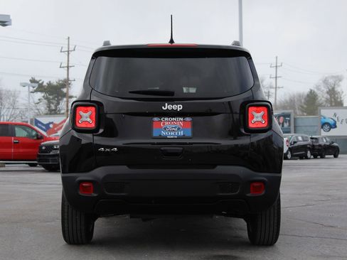Used 2023 Jeep Renegade Latitude w/ Premium Group image 7
