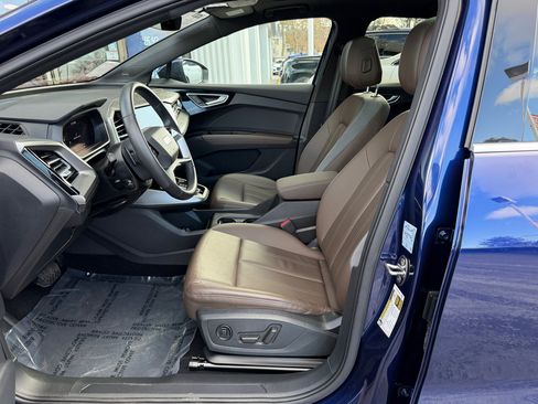 Used 2023 Audi Q4 e-tron Prestige image 4