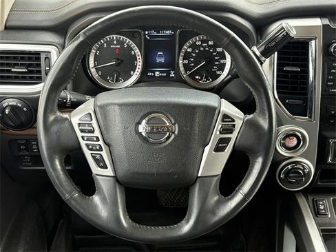 Used 2017 Nissan Titan SL image 14