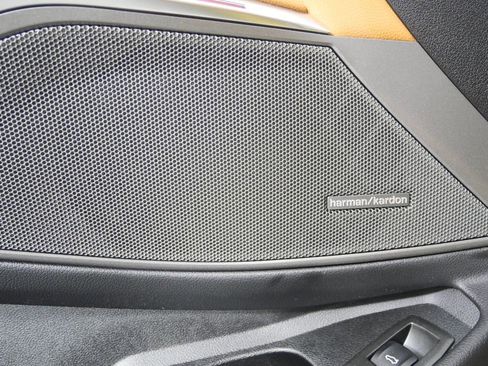 Used 2025 BMW M340i w/ Premium Package image 9