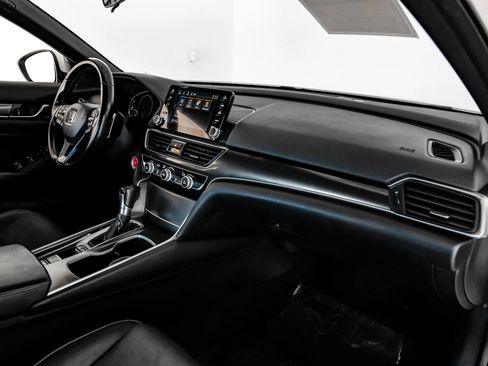 Used 2018 Honda Accord Sport image 11