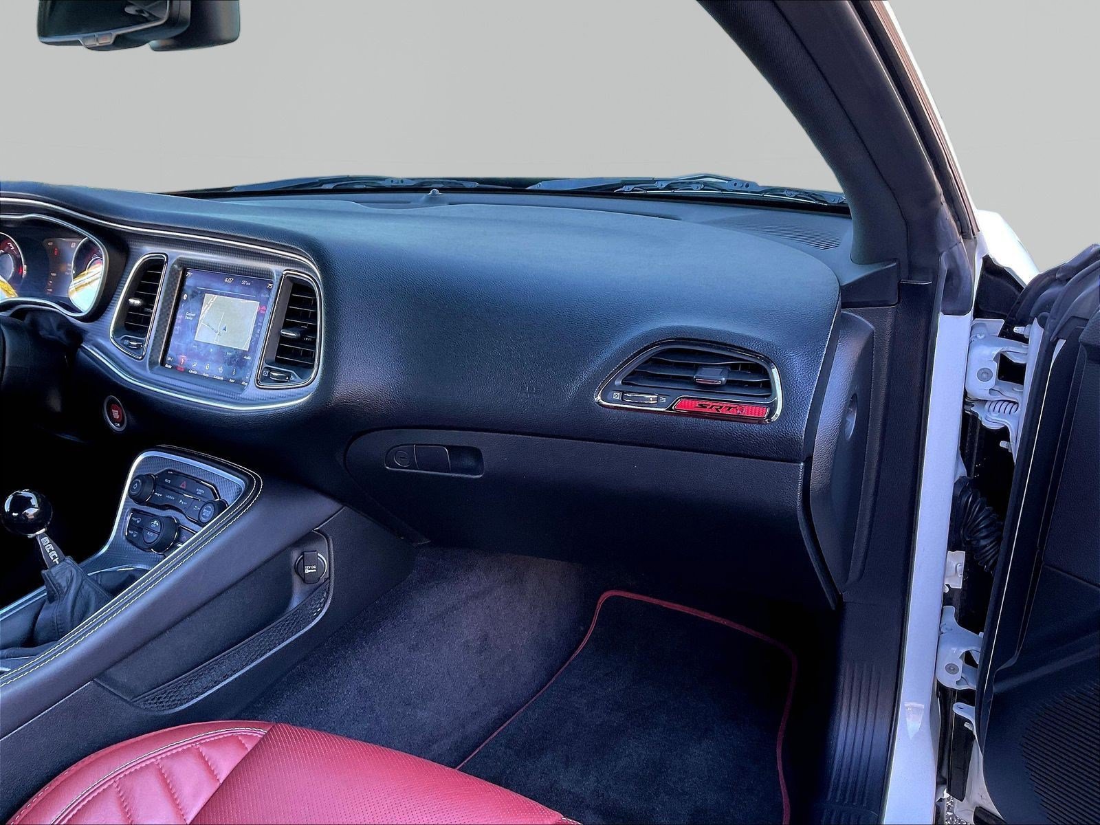 Used 2018 Dodge Challenger SRT Hellcat RWD image 26