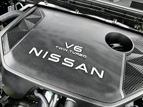 Used 2025 Nissan Armada PRO-4X w/ Pro-4X Premium Package image 31