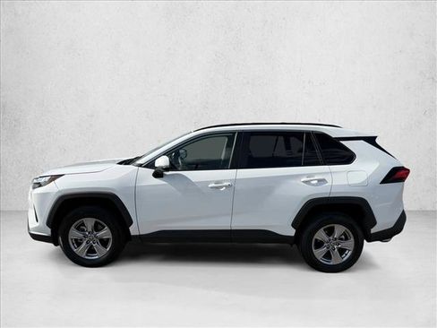 Used 2025 Toyota RAV4 XLE FWD image 9
