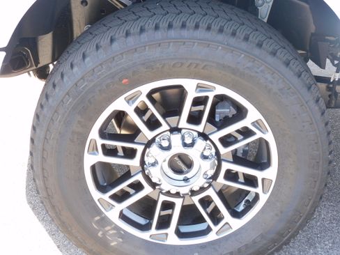 New 2026 Ford F250 Platinum w/ Platinum Plus Package image 9