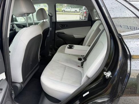 Used 2023 Hyundai Kona SEL AWD/4WD image 7