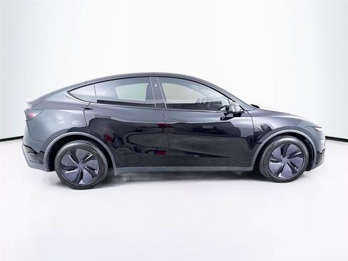 Used 2026 Tesla Model Y 2WD image 36
