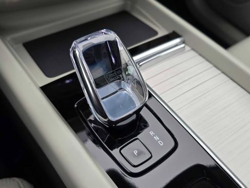 New 2026 Volvo XC60 B5 Ultra w/ Climate Package image 33