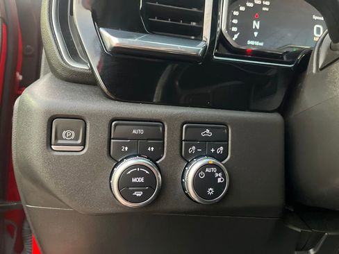 Used 2022 GMC Sierra 1500 SLE image 16