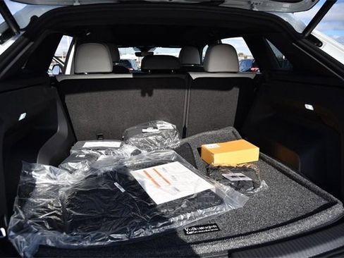 New 2026 Volkswagen Atlas Cross Sport SEL Premium R-Line image 25