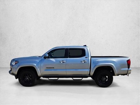 Used 2022 Toyota Tacoma SR5 RWD image 9