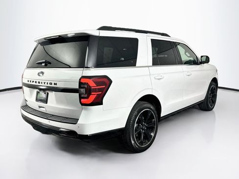 Used 2024 Ford Expedition Limited RWD image 9