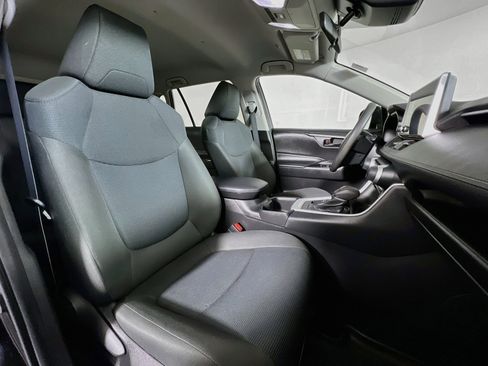 Used 2023 Toyota RAV4 LE AWD/4WD image 24