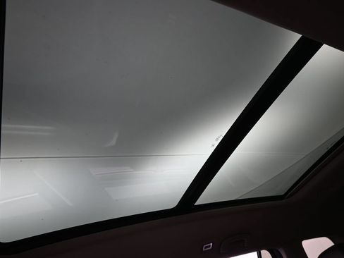 Used 2024 Volkswagen Atlas SE w/ Panoramic Sunroof Package FWD image 27