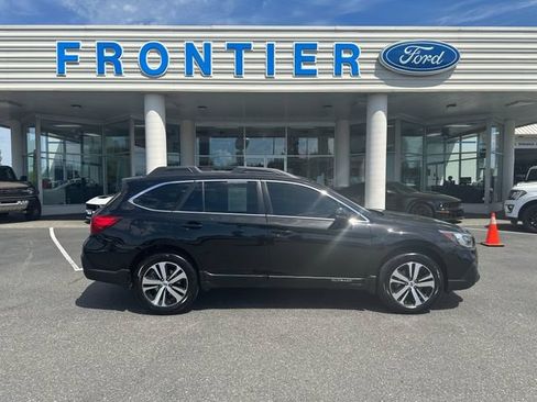 Used 2018 Subaru Outback 3.6R Limited AWD/4WD image 1