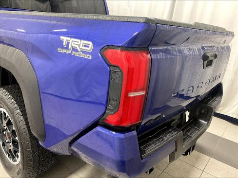Certified 2025 Toyota Tacoma TRD Off-Road image 34