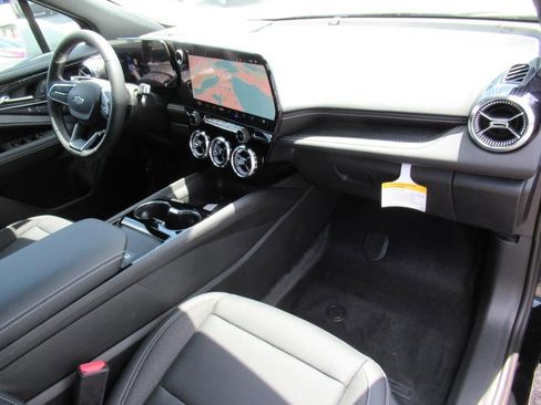 New 2025 Chevrolet Blazer EV LT image 11