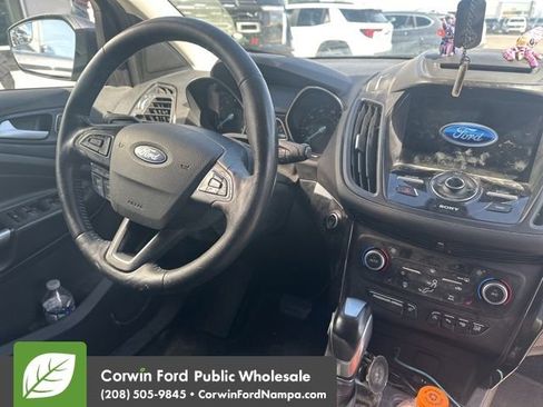 Used 2018 Ford Escape Titanium image 11