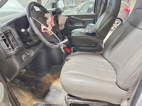 Used 2023 Chevrolet Express 2500 w/ Driver Convenience Package RWD image 7