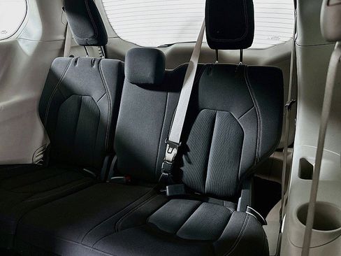 Used 2023 Chrysler Voyager LX FWD image 25