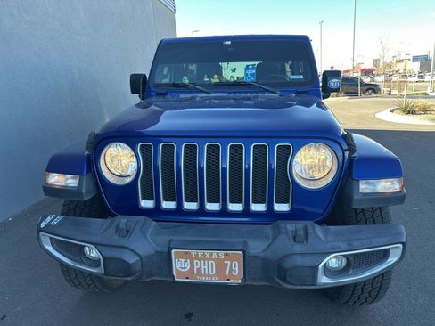 Used 2019 Jeep Wrangler Unlimited Sahara image 2