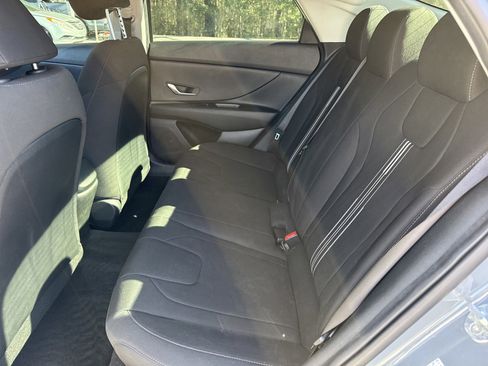 Certified 2022 Hyundai Elantra SEL w/ Preferred Accessory Package image 13