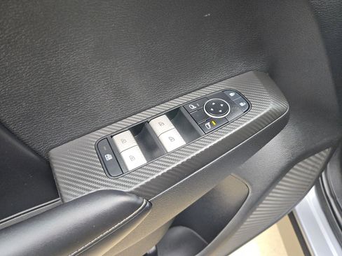 Used 2022 Mitsubishi Outlander SE image 12