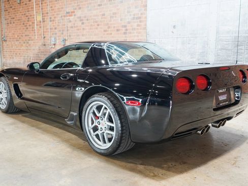 Used 2004 Chevrolet Corvette Z06 RWD image 9