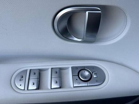 Used 2024 Hyundai Ioniq 5 SEL image 11