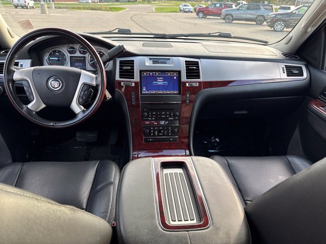 Used 2013 Cadillac Escalade Premium AWD/4WD image 9