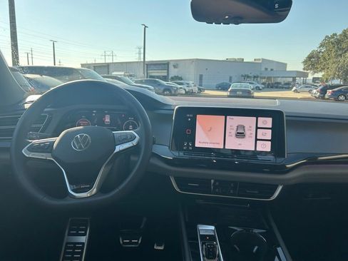 New 2026 Volkswagen Atlas Peak Edition image 43