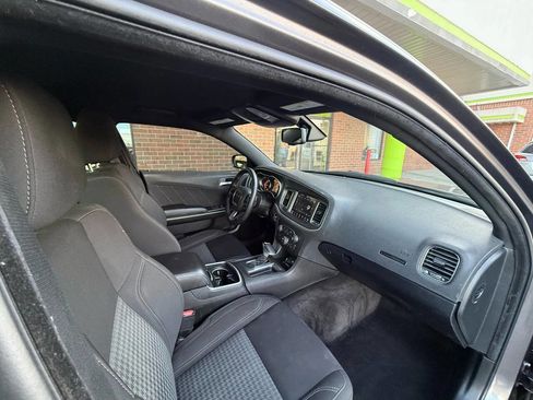 Used 2018 Dodge Charger GT image 22