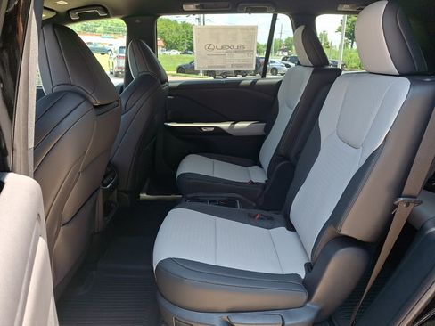 New 2026 Lexus TX 500h AWD image 6
