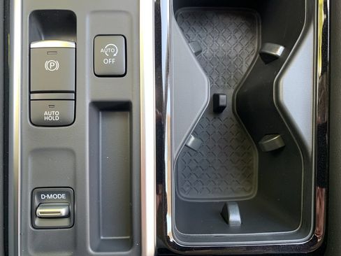 New 2026 Nissan Pathfinder SL w/ SL Premium Package FWD image 16