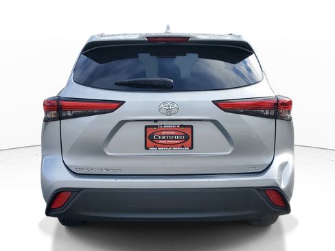Certified 2023 Toyota Highlander XLE image 5