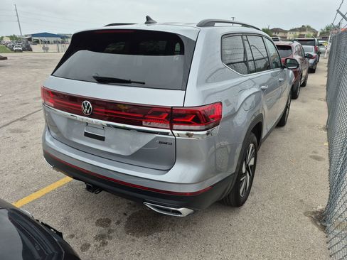 Used 2026 Volkswagen Atlas SE image 8